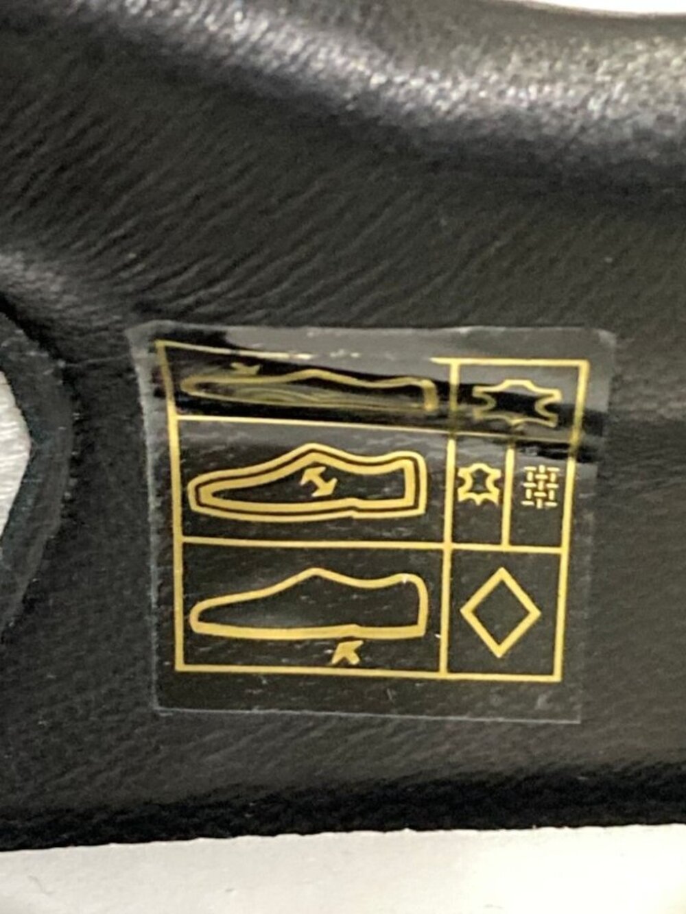 Chanel Logo Leather Sneakers White - Picture 12 of 15